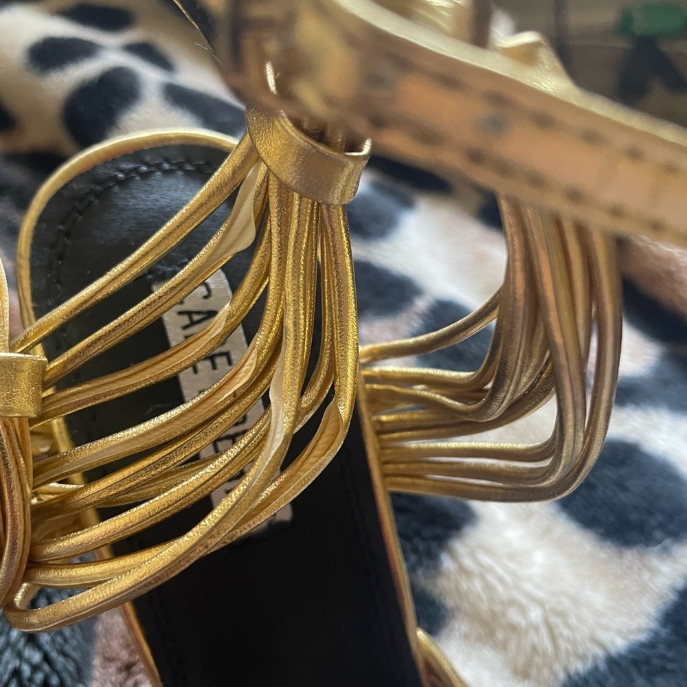 Cape Robbin Heels Gold
